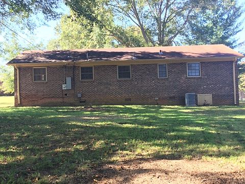 2nd image of 110 Leeds Dr