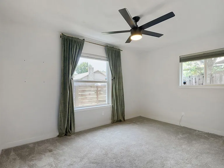 1602 Thornridge Rd — Photo 16