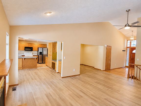 4th image of 3919 S Dearborn St