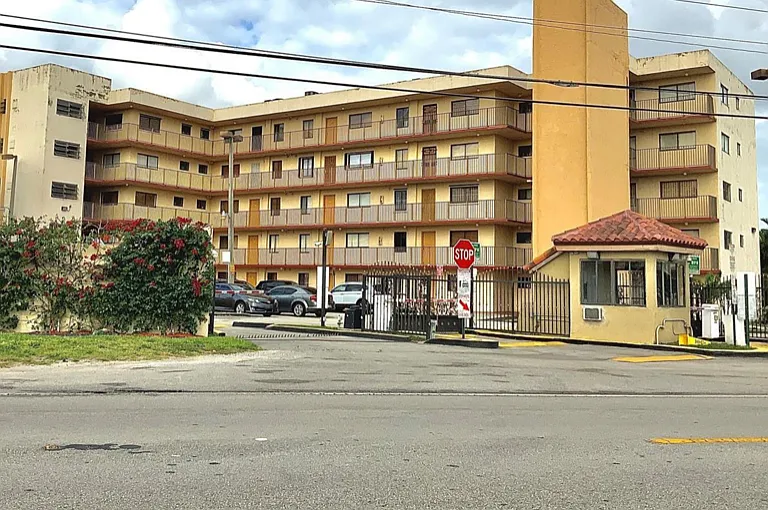 9915 W Okeechobee Rd — Photo 3