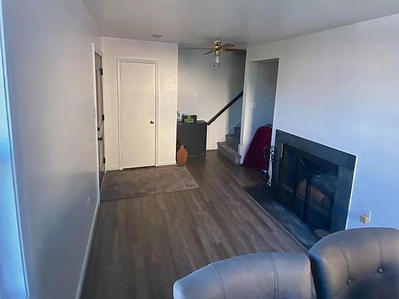 3rd image of 2815 Banks Ct