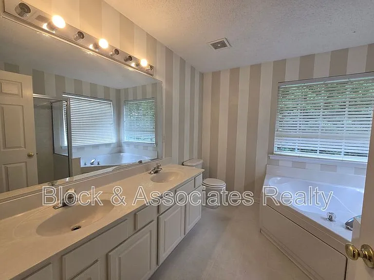 210 Brittany Way — Photo 18
