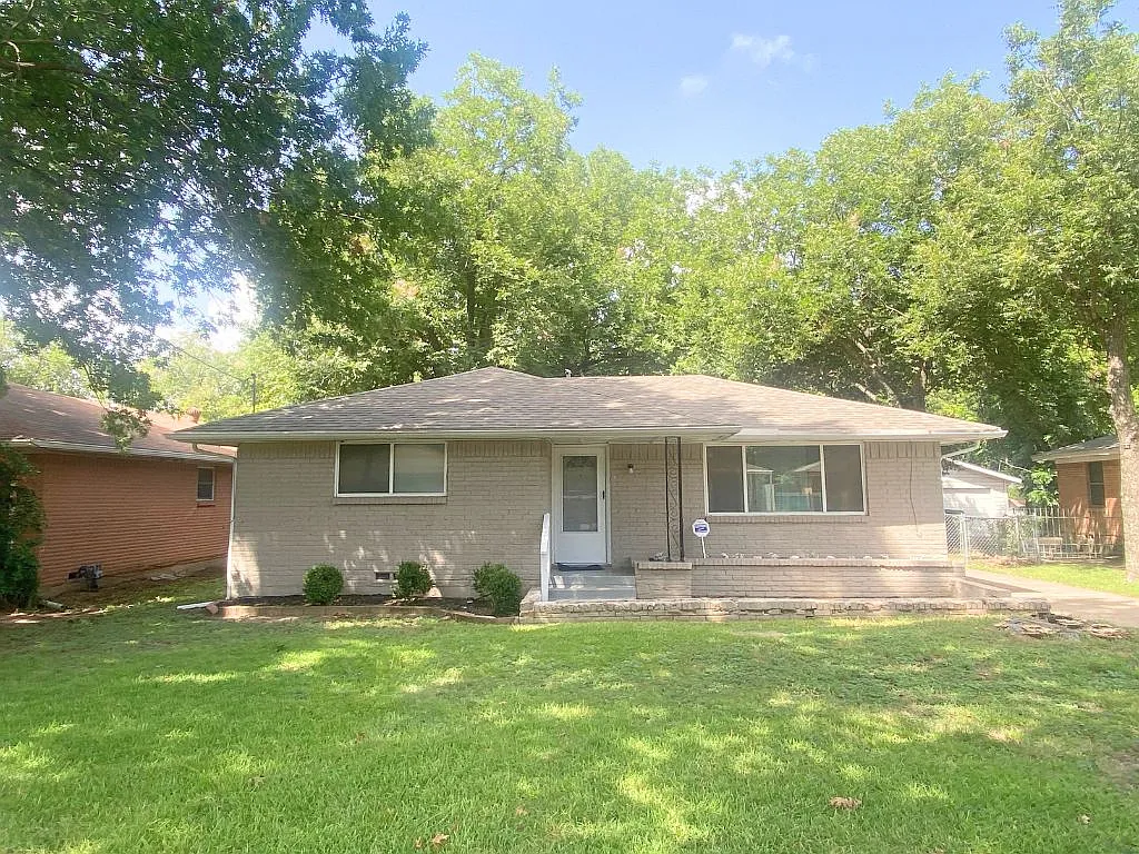 4321 Kolloch Dr. — Photo 1
