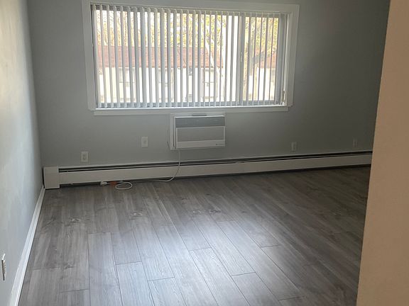 3rd image of 91 Richmond Blvd