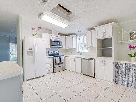 3rd image of 524 Misty Ln #W