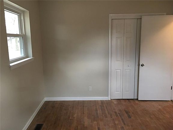 5th image of 1465 S Paradise Ln