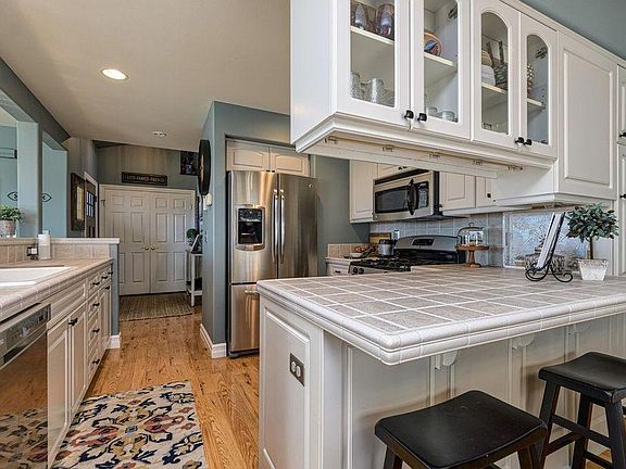 5th image of 1475 Woodbine Pl