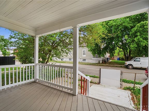 5th image of 240 Bierce Ave