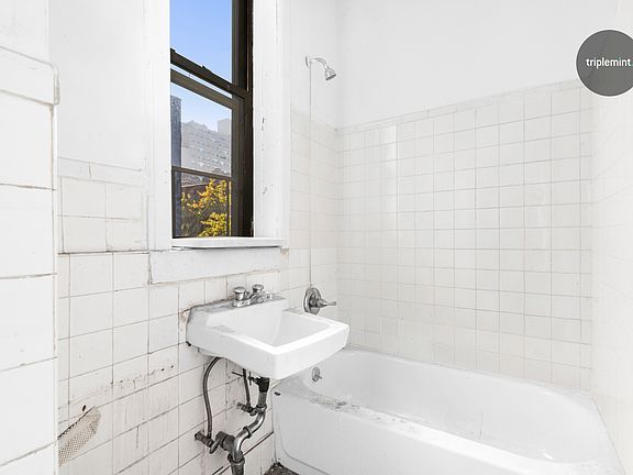 4th image of 214 W 16th St APT 5W
