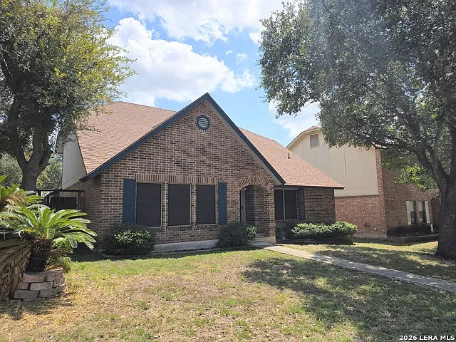 3 bed, 2.5 bath, 2290 sqft, $2,100 — Photo 3