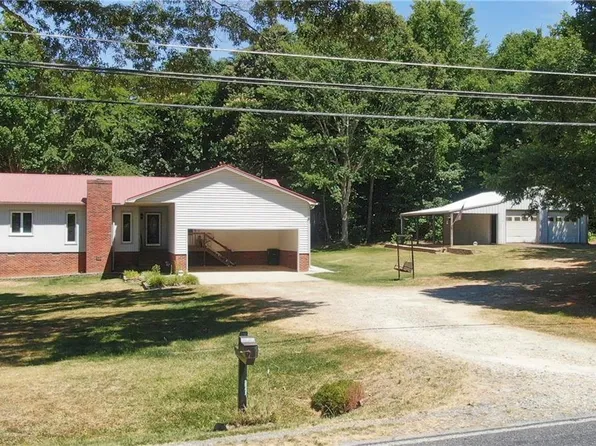 3466 Old Marlboro Rd, Sophia, NC 27350