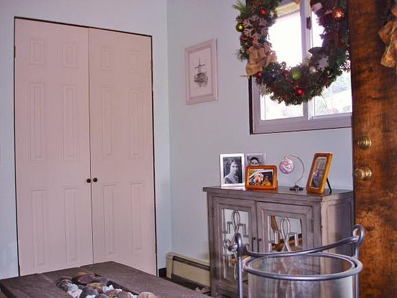 4th image of 600 Jenkins St