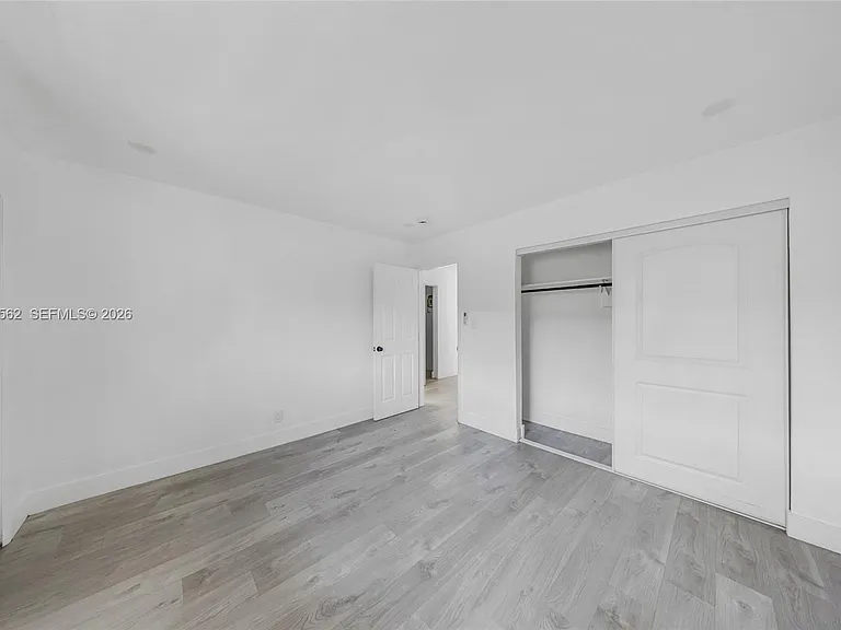 920 NW 8th Ave #3 — Photo 5