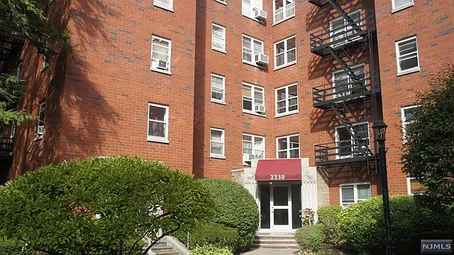 2330 Linwood Ave #4E-304E photo 1