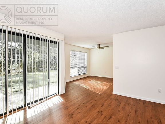 3rd image of 13735 15th Ave NE APT A1
