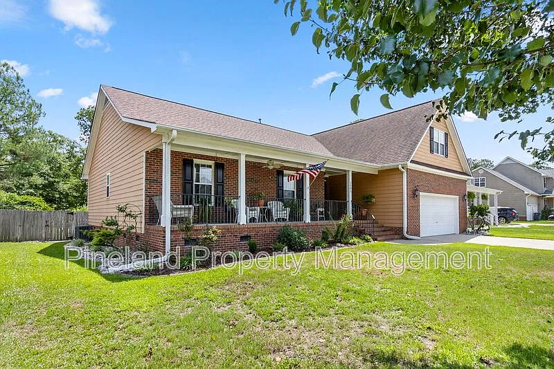 4 bed, 3.0 bath, 2679 sqft, $2,500 — Photo 3