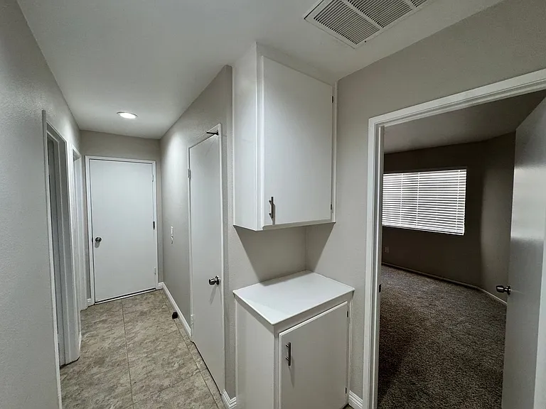11806 Carlisle Ct — Photo 9
