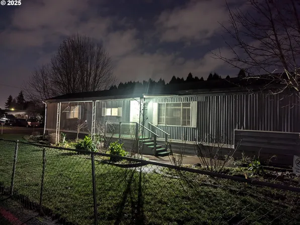 3054 Surfwood Dr NE, Salem, OR 97305