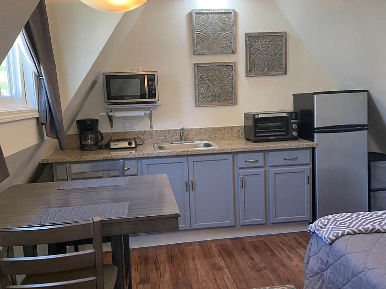 1452 Benito Ave #1 — Photo 5
