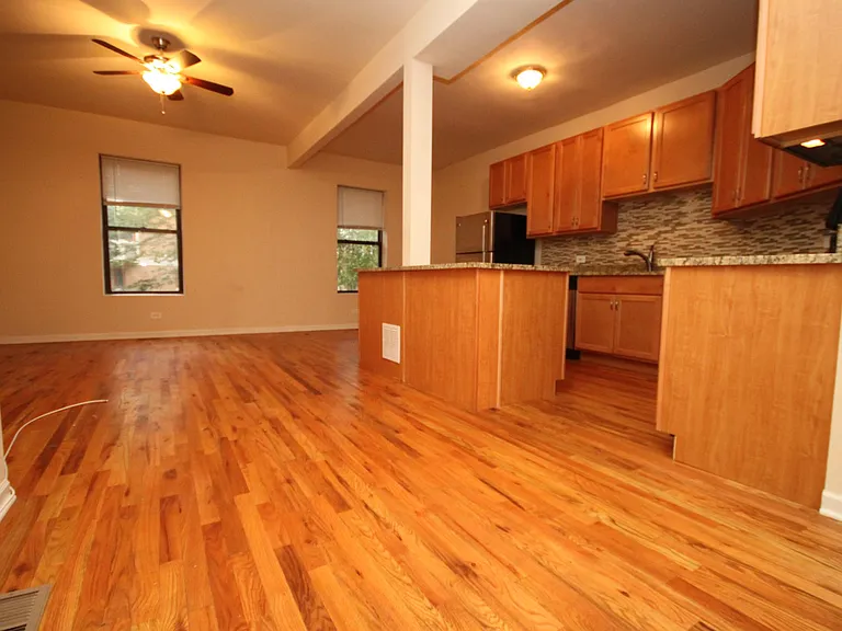 3150 N Honore St #1 — Photo 2