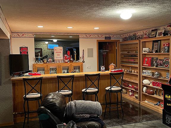 5th image of 757 Mayfield Dr