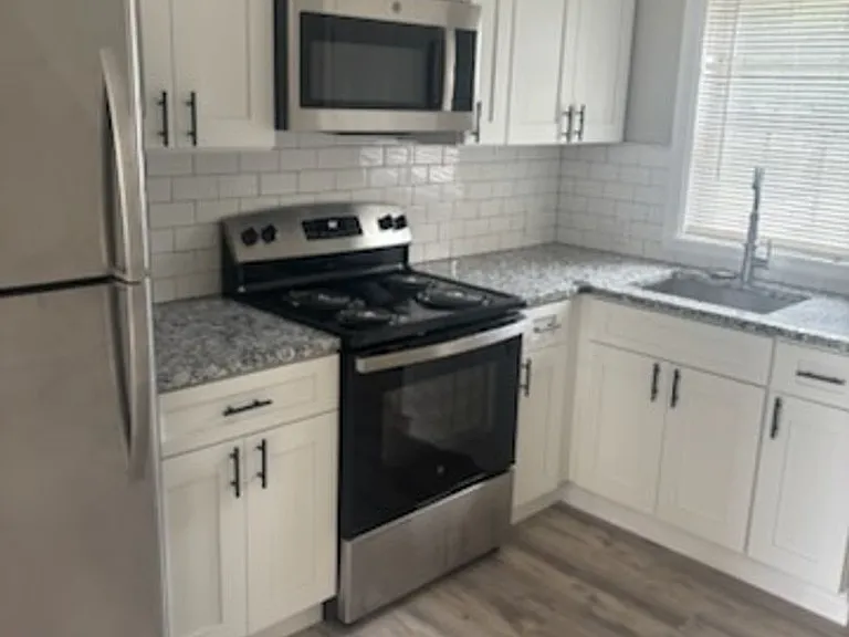 2505 SW D Ave #A — Photo 5