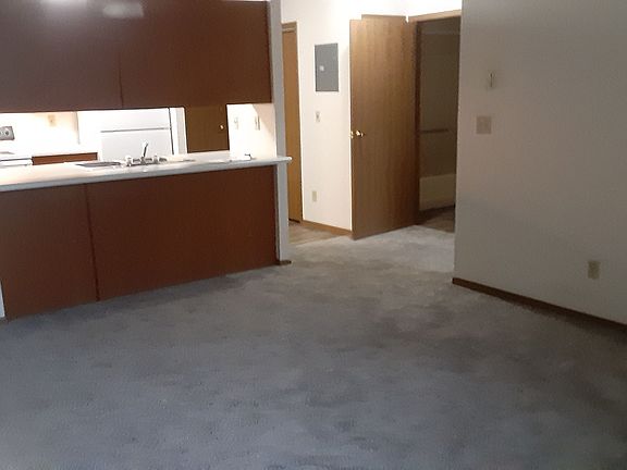 3rd image of 1133 S Landeco Ln #106