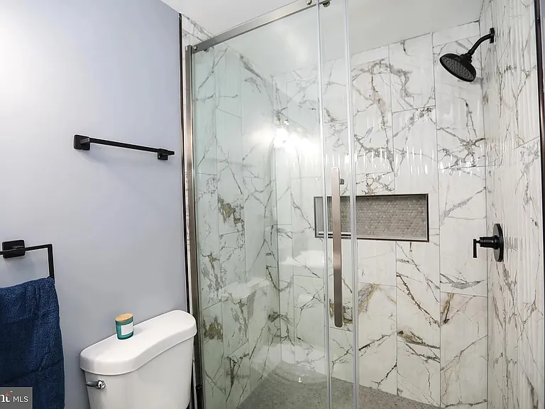 2111 Gough St #1 — Photo 8