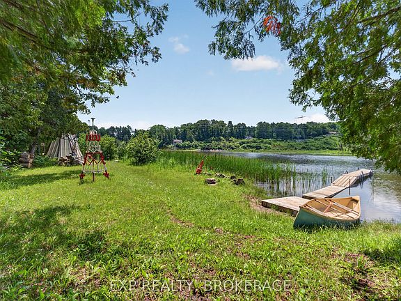 4th image of 1058 Perry Rd