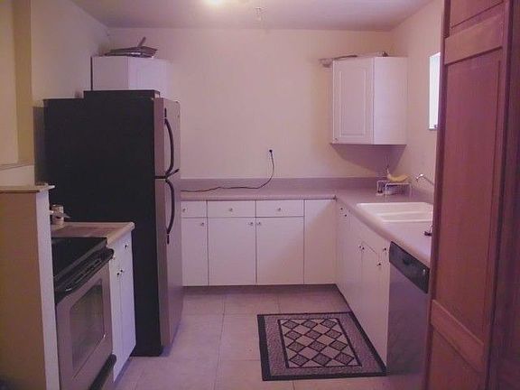 5th image of 1015 W Virginia St