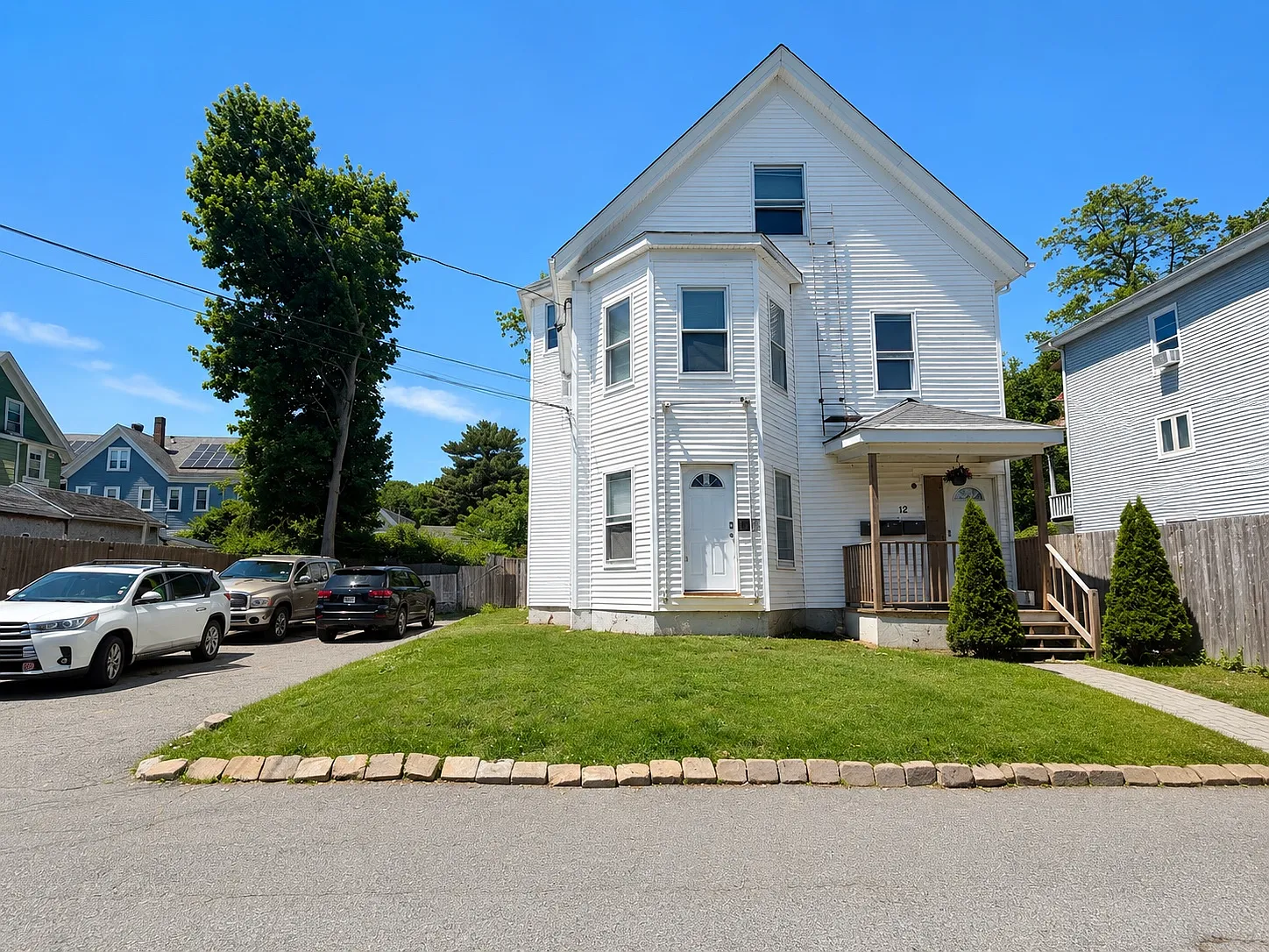 3 bed, 2800 sqft, $3,200 — Photo 1