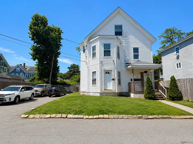 12 Connecticut Pl #3 — Photo 1