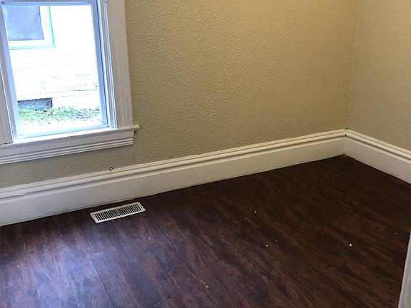 5th image of 1010 Underhill Ave SW
