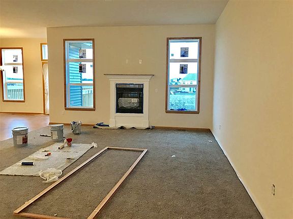 3rd image of 1027 Benbrook Dr
