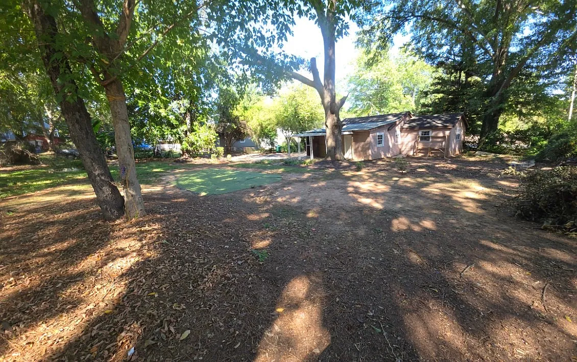 4 bed, $2,000 — Photo 1