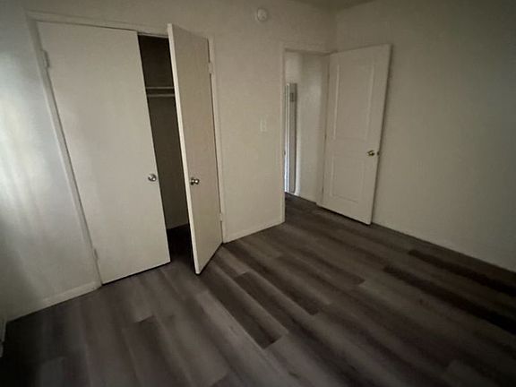 5th image of 11400 Menlo Ave APT 3