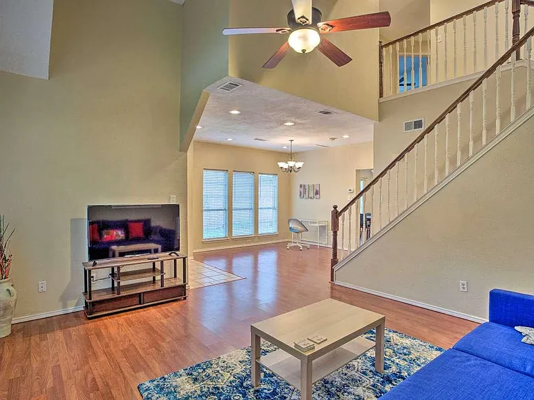 544 Raintree Cir — Photo 7
