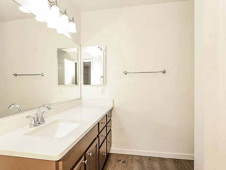 1044 S 239th Ln — Photo 9