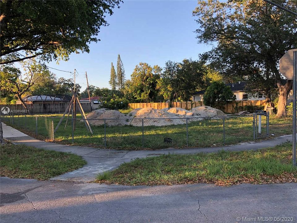 1st image of 901 NE 127th St