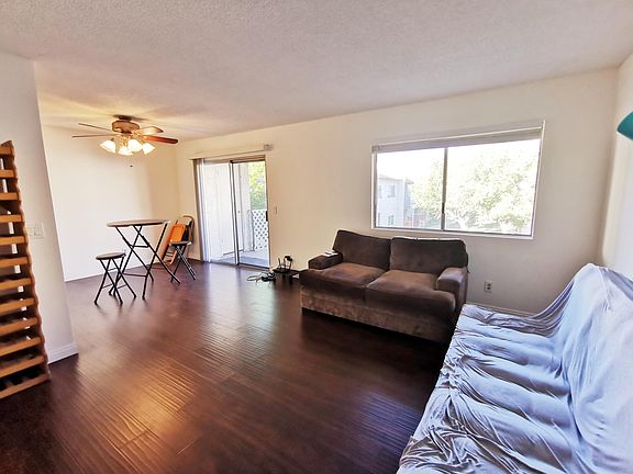 4th image of 23605 Golden Springs Dr Unit J10