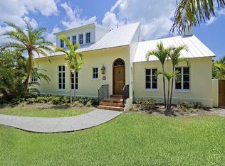 486 3rd Ave N, Naples, FL 34102