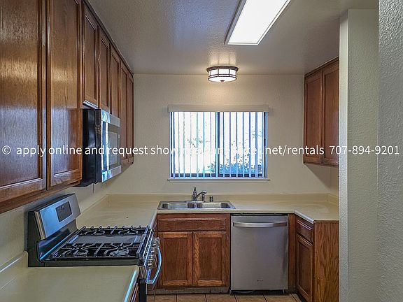 3rd image of 121 Elbridge Ave APT D