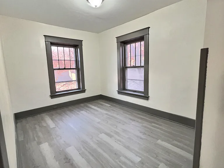 5727 King Hill Ave #1/2 — Photo 6