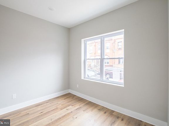 4th image of 1939 S 18th St Unit 1