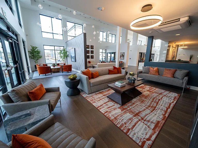 Clubhouse Seating (1st Floor)