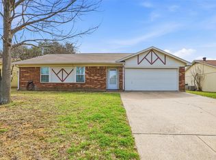 4400 Willow Crest Dr, Arlington, TX 76017