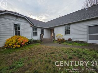 153 SW Verstappen Ln, Grants Pass, OR 97526