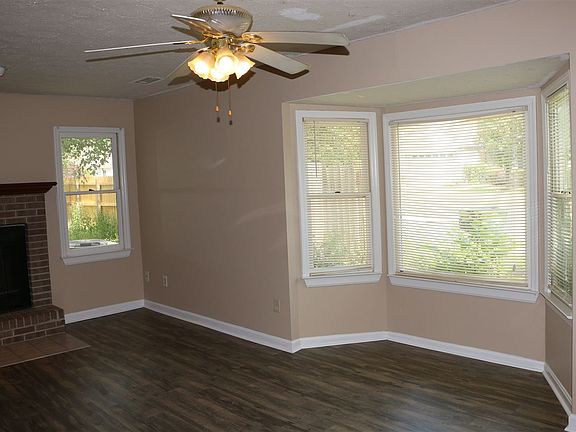 4th image of 129 Sussex Dr