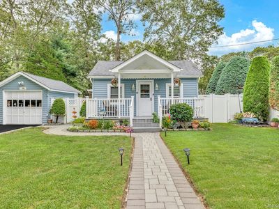 44 Lexington Avenue, Patchogue, NY, 11772