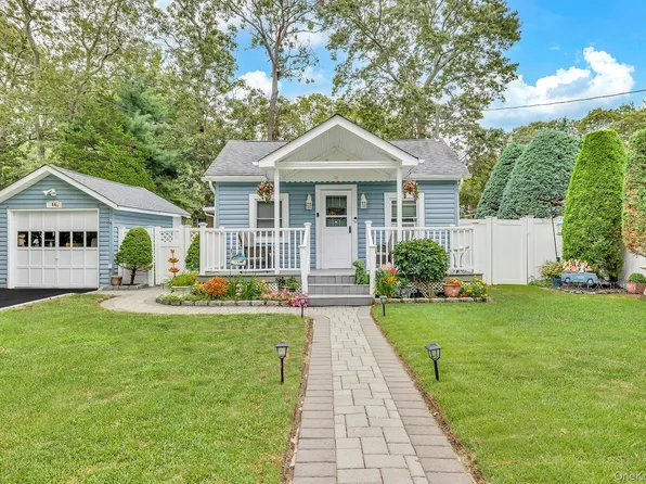 44 Lexington Avenue, Patchogue, NY 11772